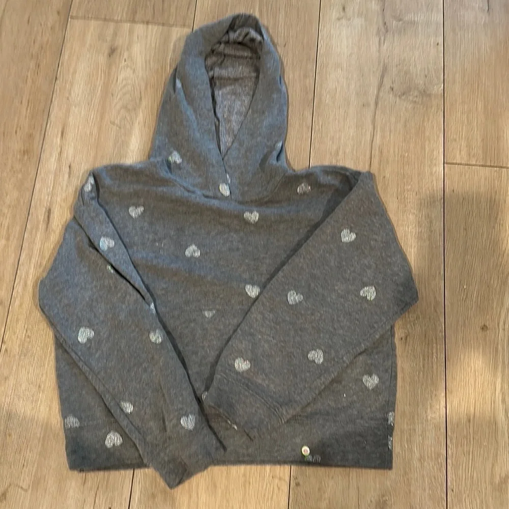 Old Navy girls heart gray hooded sweater, size 8